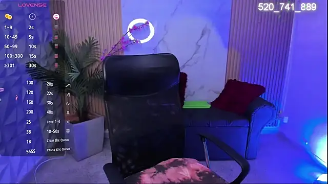 Snapshot of DylanRosse chatting on 10, 11, 2025 DylanRosse online show from 10, 11, 2025