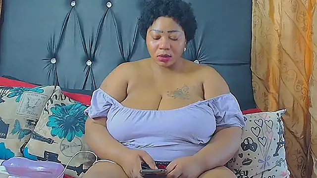 HUMONGUOUSTITSS online show from 9, 12, 2024