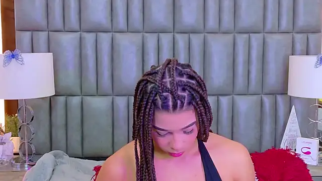 TiaraRosse online show from 3, 2, 2026