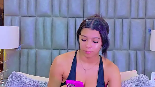 TiaraRosse online show from 17, 4, 2026