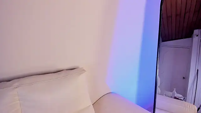 Rebeca Williams  online show from 25, 1, 2025