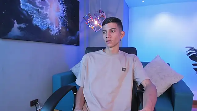 Snapshot of Aaron_Scoot chatting on 7, 3, 2026 Aaron Scoot online show from 7, 3, 2026