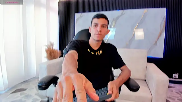 Snapshot of Aaron_Scoot chatting on 9, 3, 2026 Aaron Scoot online show from 9, 3, 2026