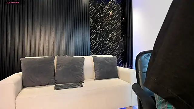 Snapshot of Aaron_Scoot chatting on 12, 4, 2026 Aaron Scoot online show from 12, 4, 2026