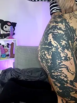 lizzardqueeen online show from 10, 11, 2025