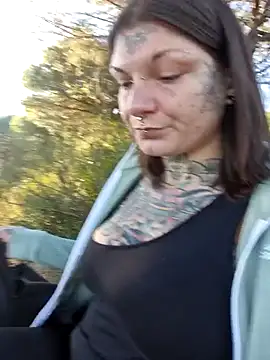 lizzardqueeen online show from 6, 1, 2026