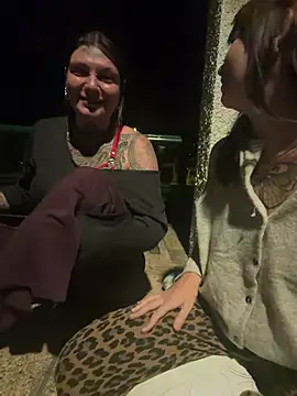 Snapshot of lizzardqueeen chatting on 21, 4, 2026 lizzardqueeen online show from 21, 4, 2026