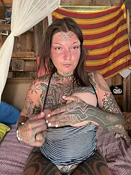 lizzardqueeen online show from 2, 8, 2026