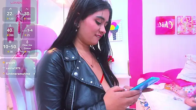 scarlette 15  online show from 25, 1, 2025