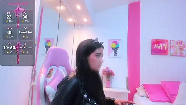 scarlette 15  online show from 28, 1, 2025