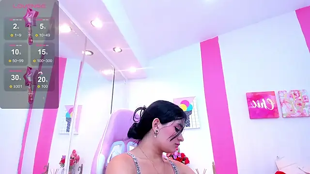 scarlette 15  online show from 18, 2, 2025