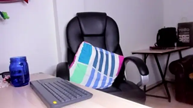 alma fenix online show from 13, 4, 2026