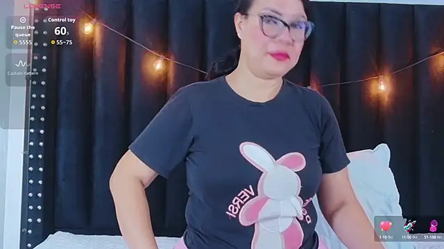 Snapshot of hotlatinateacher chatting on 12, 10, 2025 hotlatinateacher online show from 12, 10, 2025