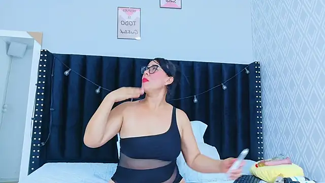 Snapshot of hotlatinateacher chatting on 23, 10, 2025 hotlatinateacher online show from 23, 10, 2025