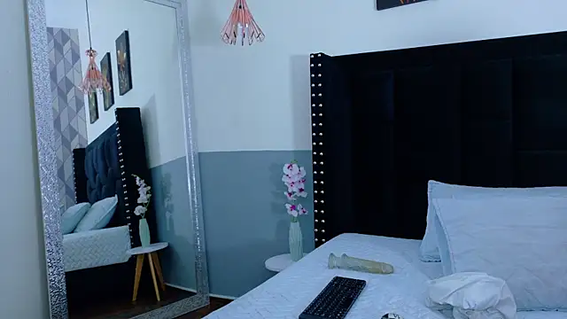 Snapshot of hotlatinateacher chatting on 7, 11, 2025 hotlatinateacher online show from 7, 11, 2025