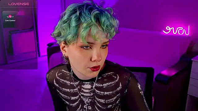 Snapshot of School_Love chatting on 4, 1, 2025 School Love online show from 4, 1, 2025