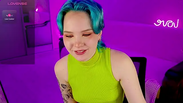 Snapshot of School_Love chatting on 7, 2, 2025 School Love online show from 7, 2, 2025