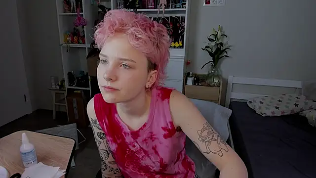 School Love online show from 18, 12, 2025