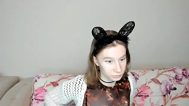 Snapshot of EnigmaSee chatting on 2, 12, 2024 EnigmaSee online show from 2, 12, 2024