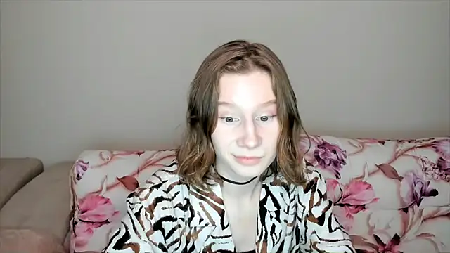 Snapshot of EnigmaSee chatting on 4, 12, 2024 EnigmaSee online show from 4, 12, 2024