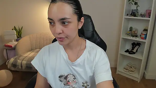 Snapshot of _BellaEvans_ chatting on 20, 4, 2026 BellaEvans online show from 20, 4, 2026