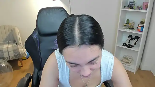 Snapshot of _BellaEvans_ chatting on 4, 5, 2026 BellaEvans online show from 4, 5, 2026