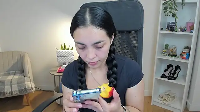 Snapshot of _BellaEvans_ chatting on 25, 5, 2026 BellaEvans online show from 25, 5, 2026