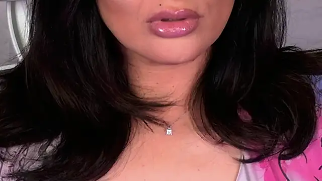 xprettysmilex online show from 4, 8, 2026