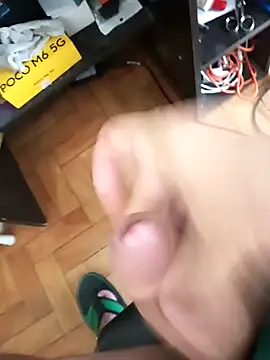 Snapshot of lobomisterioso13 chatting on 8, 1, 2025 lobomisterioso13 online show from 8, 1, 2025