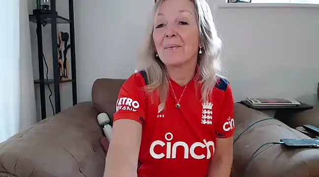 Snapshot of Ladystargazer1966 chatting on 10, 1, 2025 Ladystargazer1966 online show from 10, 1, 2025