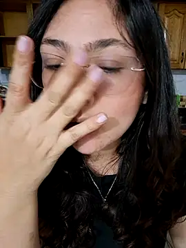 Snapshot of Mia_Ruiz chatting on 24, 10, 2025 Mia Ruiz online show from 24, 10, 2025