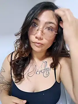 Snapshot of Mia_Ruiz chatting on 12, 11, 2025 Mia Ruiz online show from 12, 11, 2025