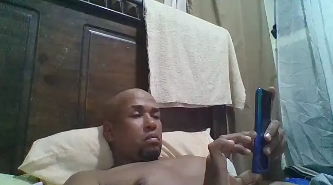 Frankie0880 online show from 19, 1, 2025