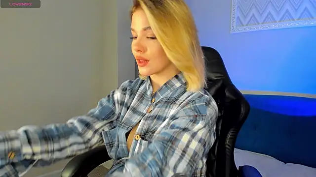 Anna Robinson online show from 5, 3, 2025