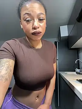 Snapshot of Melany_Williams chatting on 7, 5, 2026 Melany Williams online show from 7, 5, 2026