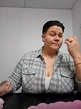 Snapshot of DevilDahm chatting on 31, 12, 2024 DevilDahm online show from 31, 12, 2024