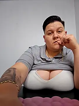 Snapshot of DevilDahm chatting on 18, 2, 2025 DevilDahm online show from 18, 2, 2025