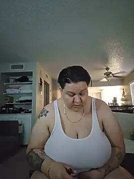 Snapshot of DevilDahm chatting on 16, 12, 2025 DevilDahm online show from 16, 12, 2025