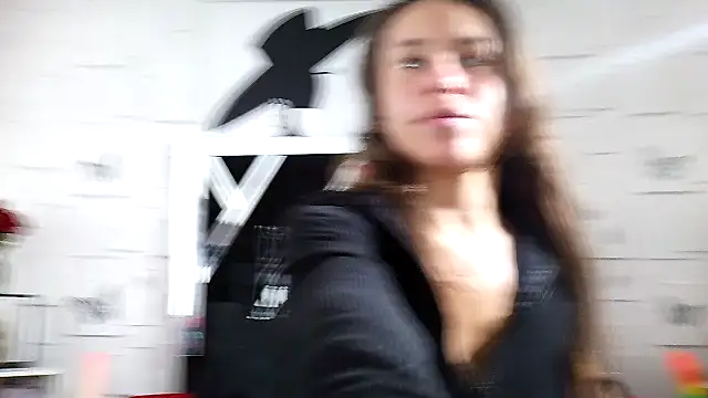 Snapshot of RubyEmerald chatting on 23, 10, 2025 RubyEmerald online show from 23, 10, 2025