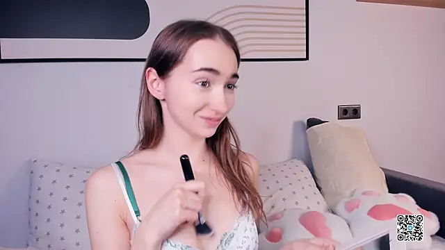 PollyBeev online show from 14, 9, 2025