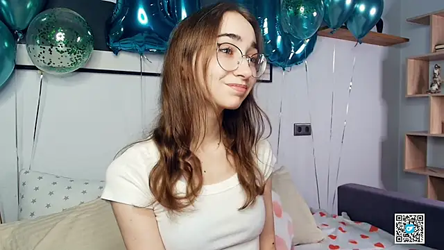 PollyBeev online show from 12, 10, 2025