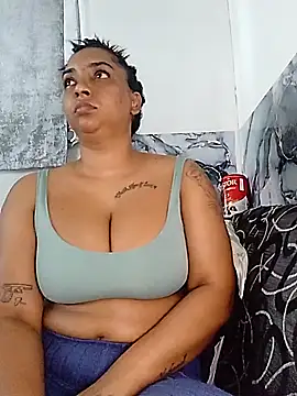 Snapshot of GORGEOUSLIPS chatting on 4, 12, 2025 GORGEOUSLIPS online show from 4, 12, 2025