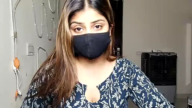 Snapshot of Hoty-Shivangi chatting on 4, 4, 2026 Hoty-Shivangi online show from 4, 4, 2026