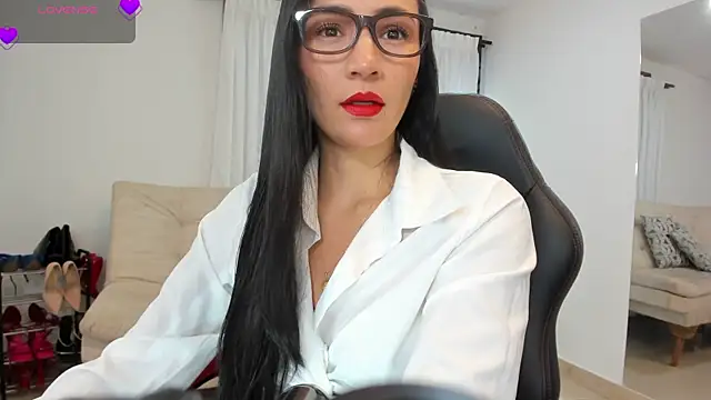 Snapshot of coniie_jhons chatting on 4, 5, 2026 coniie jhons online show from 4, 5, 2026