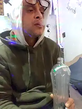 Snapshot of Buffshagswell chatting on 1, 11, 2025 Buffshagswell online show from 1, 11, 2025