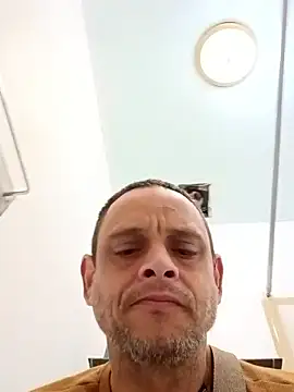 Snapshot of Buffshagswell chatting on 15, 11, 2025 Buffshagswell online show from 15, 11, 2025