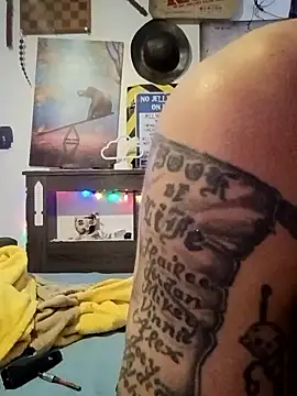 Snapshot of Buffshagswell chatting on 26, 11, 2025 Buffshagswell online show from 26, 11, 2025