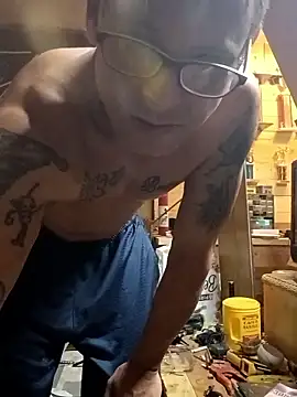 Snapshot of Buffshagswell chatting on 1, 12, 2025 Buffshagswell online show from 1, 12, 2025