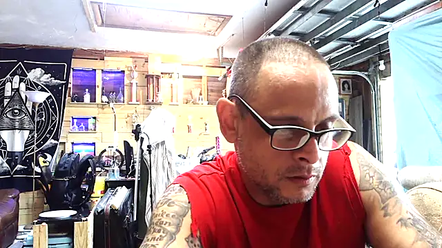 Snapshot of Buffshagswell chatting on 6, 1, 2026 Buffshagswell online show from 6, 1, 2026