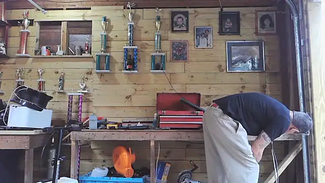 Snapshot of Buffshagswell chatting on 4, 2, 2026 Buffshagswell online show from 4, 2, 2026